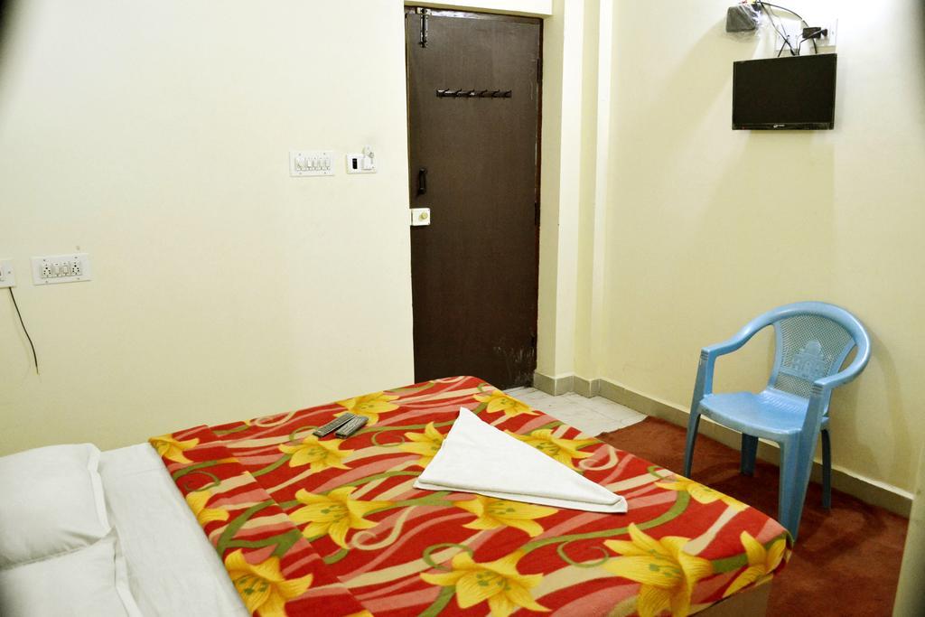 Galaxy Comforts Hotel Májszúr Kültér fotó