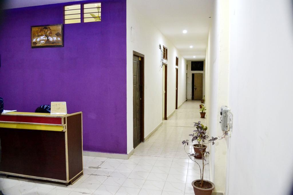 Galaxy Comforts Hotel Májszúr Kültér fotó