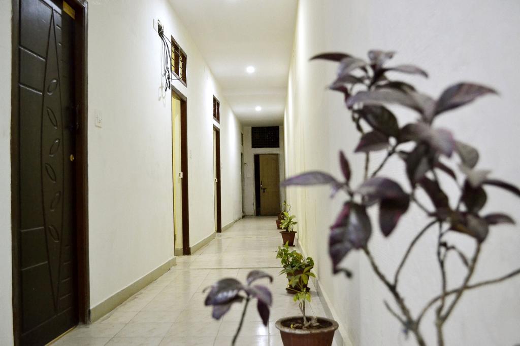 Galaxy Comforts Hotel Májszúr Kültér fotó