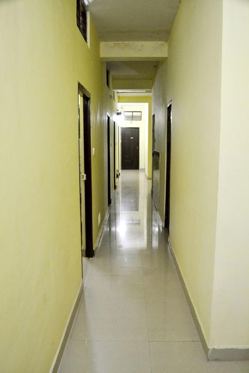 Galaxy Comforts Hotel Májszúr Kültér fotó