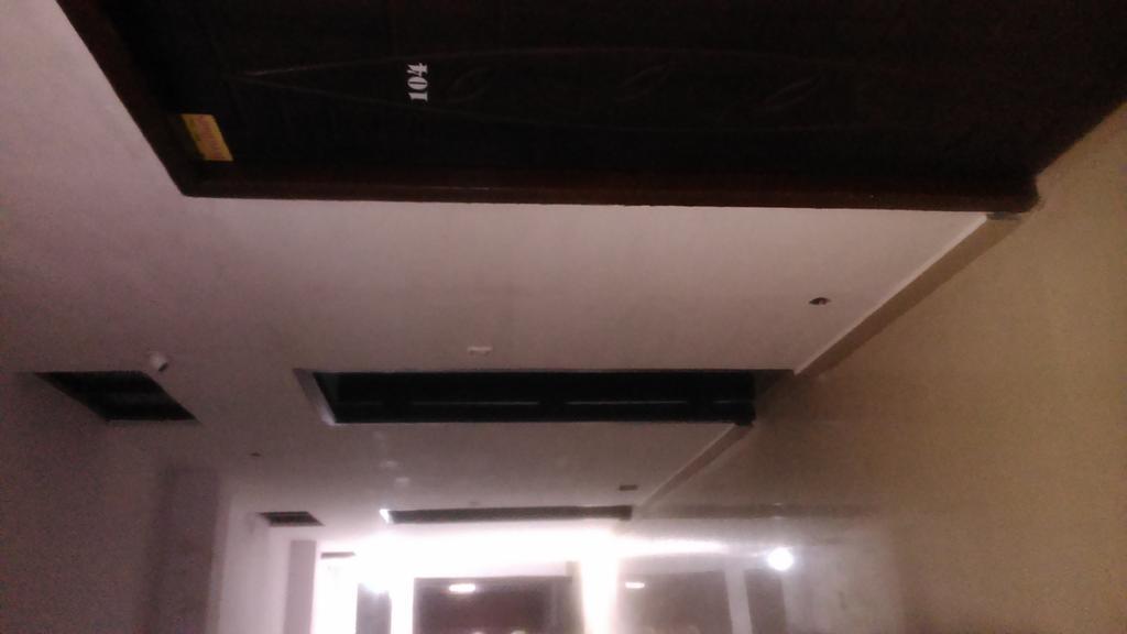 Galaxy Comforts Hotel Májszúr Kültér fotó