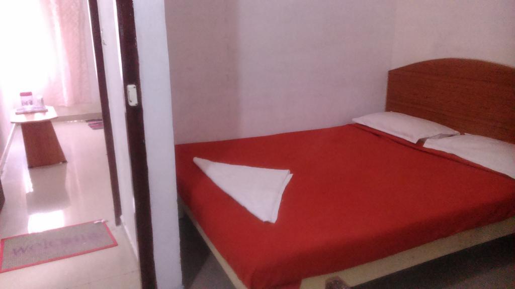 Galaxy Comforts Hotel Májszúr Szoba fotó
