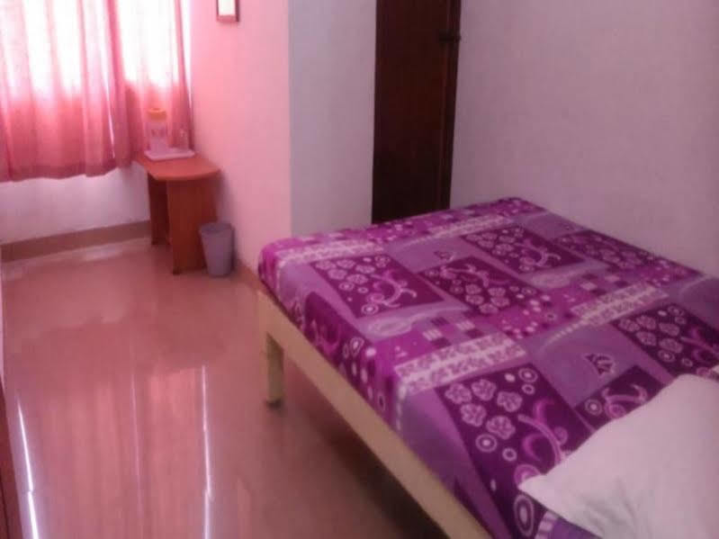 Galaxy Comforts Hotel Májszúr Kültér fotó